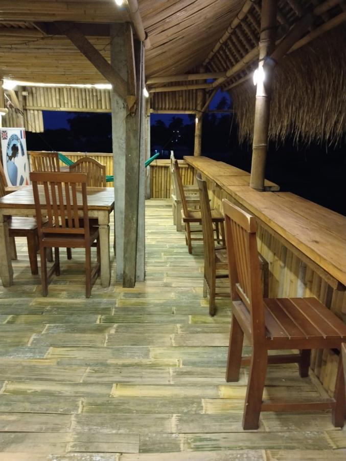 Amed Stop Inn Homestay, Rooftop Restaurant And Bar 외부 사진