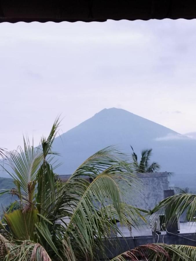 Amed Stop Inn Homestay, Rooftop Restaurant And Bar 외부 사진