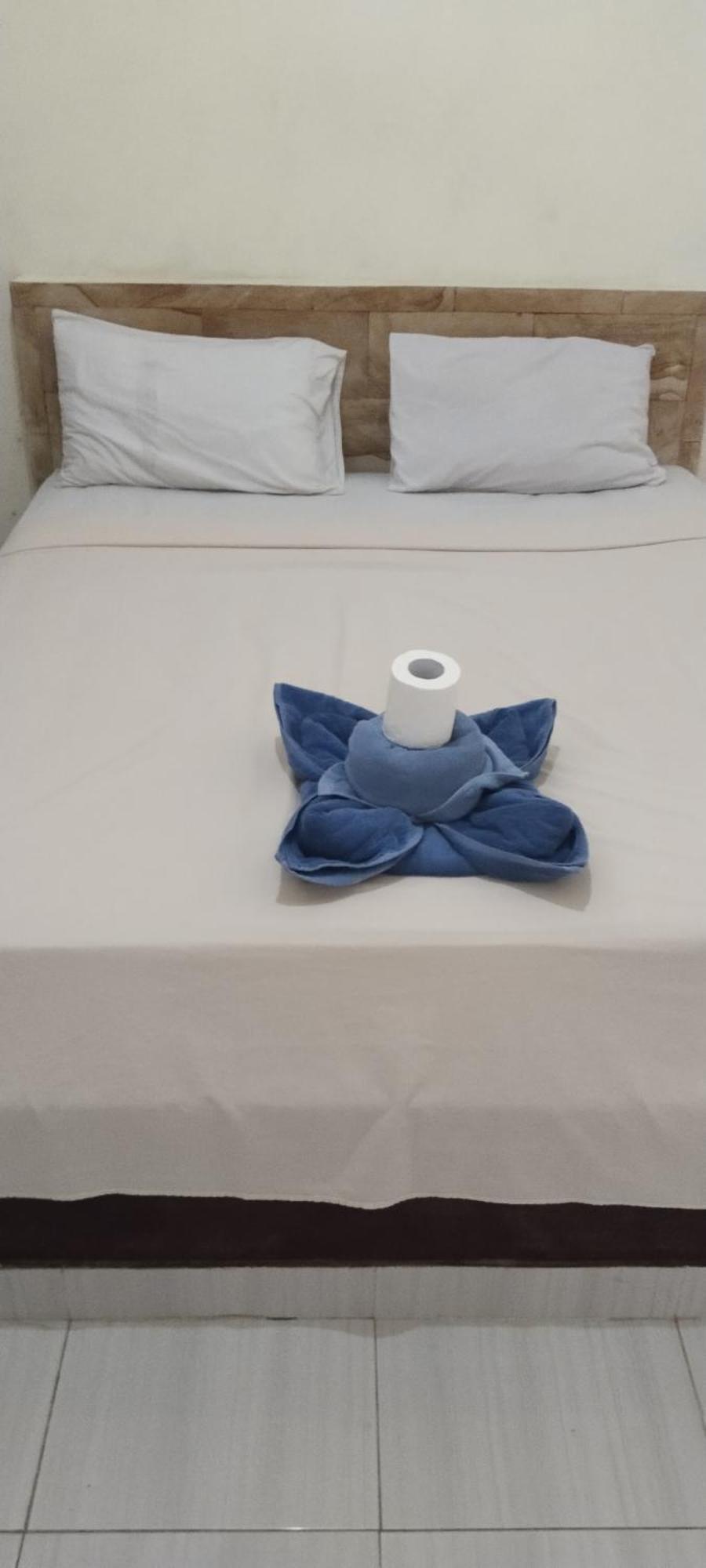 Amed Stop Inn Homestay, Rooftop Restaurant And Bar 외부 사진