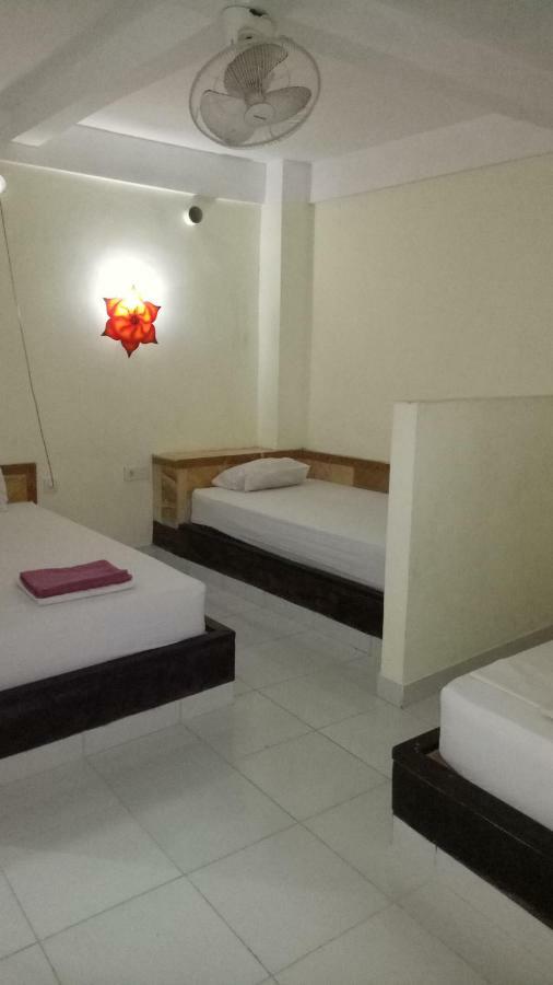 Amed Stop Inn Homestay, Rooftop Restaurant And Bar 외부 사진